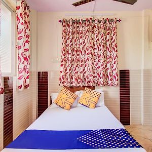 Отель Spot On Sairaj Lodging & Boarding Ulhasnagar Exterior photo