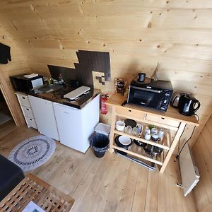 Отель Cosy Cabin Хальстахаммар Exterior photo