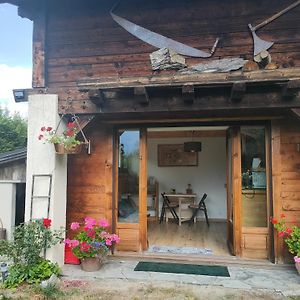 Апартаменты Beau Studio Dans La Vallee De Chamonix Les Trabets Exterior photo