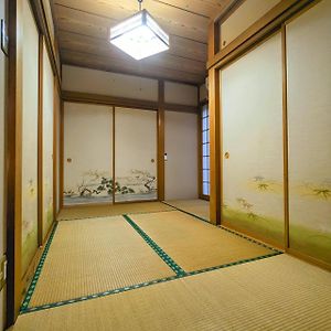 Апартаменты Tatami House 3Minutes From Keisei Usui Station 35Minutes From Narita Airport 52 Minutes From Asakusa 50 Minutes From Oshiage 75Minutes From Ginza Sakura  Exterior photo