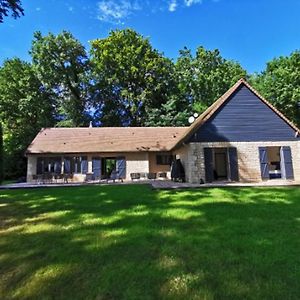 Вилла La Verdoyante - Piscine Chauffee Et Couverte Сюрвиль Exterior photo