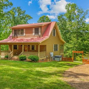 Вилла The Cozy Cabin On Lake Gaston Bracey Exterior photo