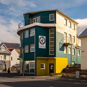 Westman Islands Inn Вестманнаэйяр Exterior photo