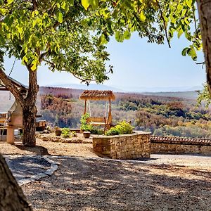 Отель Complex Arbanashki Style-Panoramic View With Summer And Winter Terrace, Jacuzzi, Sauna, Children'S And Adult Area With Cinema Summer Велико-Тырново Exterior photo