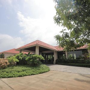 Отель Club Mahindra Pavagadh Rawalia Exterior photo