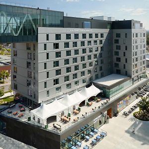 Отель Courtyard By Marriott Montreal Лаваль Exterior photo