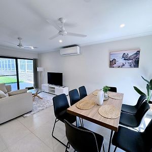 Theme Park Retreat Coomera 5 Beds Villa Голд-Кост Exterior photo