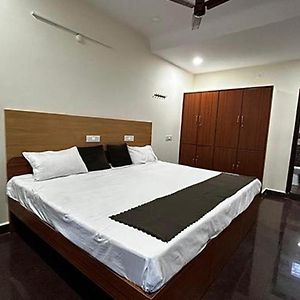 Fabhotel Svr Grand - Nr Kukatpally Metro Station Хайдарабад Exterior photo