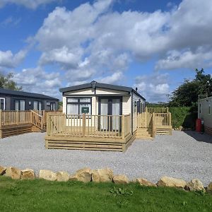 Отель Lytham Luxe 6 Birth Caravan Weeton  Exterior photo