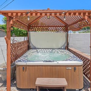 5 Bedroom Jacuzzi Retreat 12 Miles To Disneyland Норуолк Exterior photo