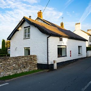 Вилла A Cosy Cwtch Retreat In The Heart Of The Clwydian Range Cilcain Exterior photo