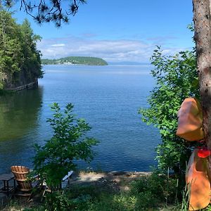 Вилла Finlays Cove On The Lake Колчестер Exterior photo