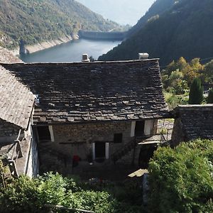 Апартаменты Casa Bruja Tradizionale Rustico Ticinese Mergoscia Exterior photo