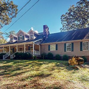 Summerville Retreat With Comfort Pad Exterior photo