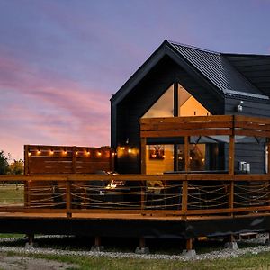 Апартаменты Modern Tiny Cabin, With Hot Tub In Choteau Mt Exterior photo