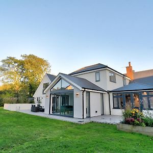 Вилла Stunning Large House In Green Dunmow Felsted Exterior photo