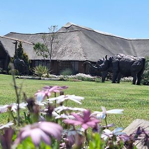 Linglela Lodge Эсткорт Exterior photo