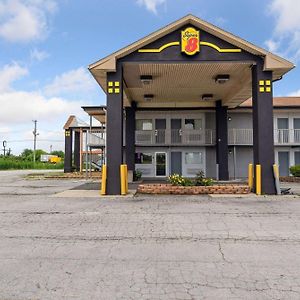 Отель Super 8 By Wyndham Millbury/Toledo Exterior photo