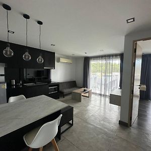 Modern Apartment On Naiharn Beach Ban Nong Chaeng  Exterior photo