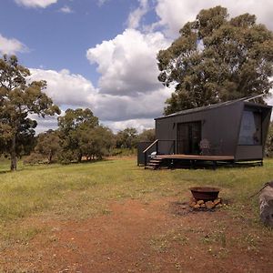 Апартаменты Patrick The Tiny Cabin In Chittering Exterior photo