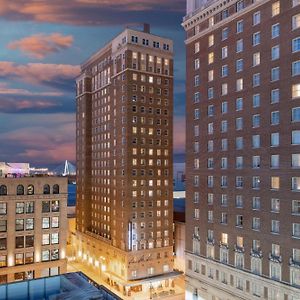 Отель Courtyard St. Louis Downtown/Convention Center Exterior photo