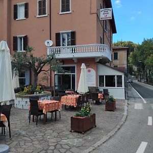 Отель Locanda Rocchetta-Премилькуоре Exterior photo