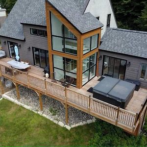 Вилла Lakeview Luxe Chalet Private Jacuzzi Lake Access Лак-Сюперьёр Exterior photo