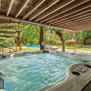 Вилла Family Winter Getaway W-Hot Tub-Pool Table Warr Acres Exterior photo