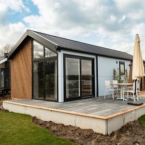 Вилла Tidy Chalet With Dishwasher, Near The River Maas Kerkdriel Exterior photo