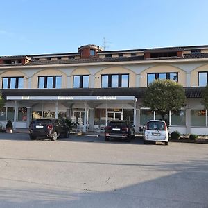 Hotel Ristorante Continental Озио-ди-Сотто Exterior photo