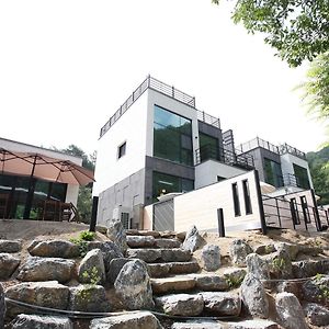 Отель Yeongwol Hieori Pension Exterior photo