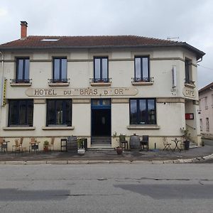 Отель Le Bras D'Or Varennes-en-Argonne Exterior photo