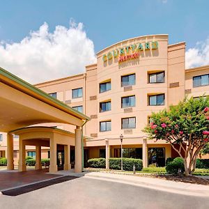 Отель Courtyard By Marriott Roanoke Airport Exterior photo