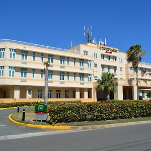 Отель Courtyard Агуадилья Exterior photo