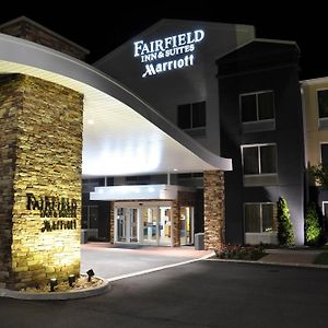 Fairfield Inn & Suites Крисченсберг Exterior photo