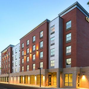 Отель Courtyard By Marriott Edgewater Nyc Area Exterior photo