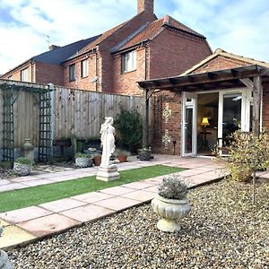 Home Farm Lodge Beeston  Exterior photo