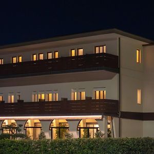 Hotel Belvedere Тьене Exterior photo