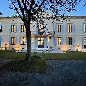 Вилла Chateau Belvedere - Swimming Pool, Vineyard & Countryside Perissac Exterior photo