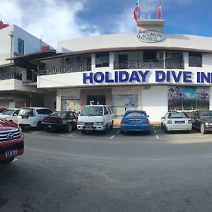 Oyo 90576 Holiday Dive Inn Семпорна Exterior photo