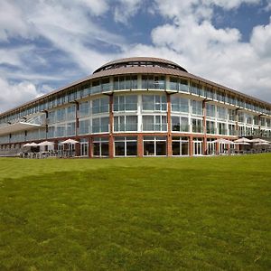 Lingfield Park Marriott Hotel & Country Club Exterior photo