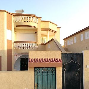 Апартаменты Dar Jamila Awlad Umar Exterior photo