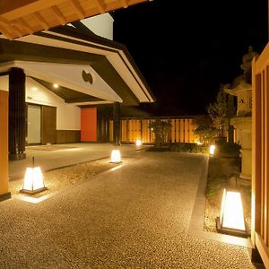 Отель Takamiya Ryokan Beni Tozawa Exterior photo