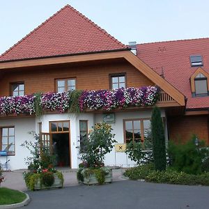 Отель Weinlandhof Клёх Exterior photo