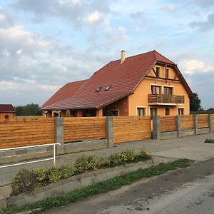 Отель Bibic Vendeghazak Nagybajom Exterior photo