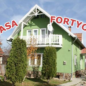 Casa Fortyogo Тыргу-Секуеск Exterior photo
