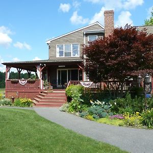 On Cranberry Pond Bed And Breakfast Мидлборо Exterior photo