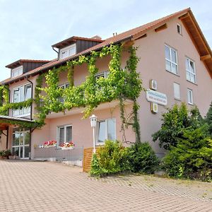 Отель Gaestehaus Kleine Kalmit Ландау  Exterior photo