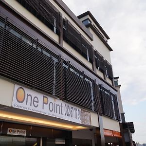 One Point Hotel Кучинг Exterior photo