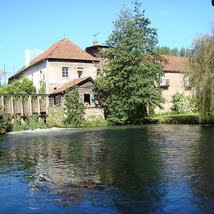 Bed and Breakfast Le Moulin De Fillievres Exterior photo